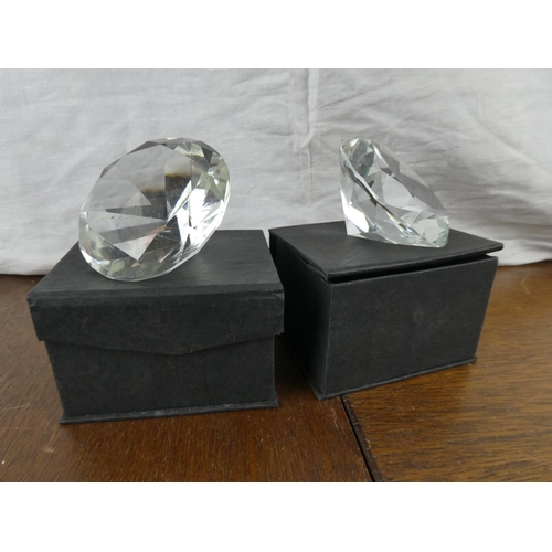 538 - 2 decorative paper weights, modelled as diamonds.