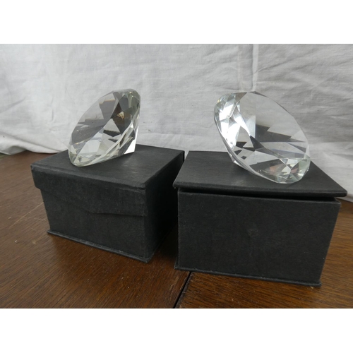 538 - 2 decorative paper weights, modelled as diamonds.