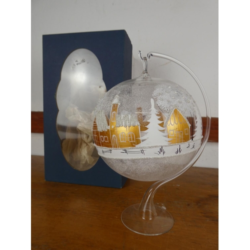 53 - A stunning boxed glass Christmas ornament.