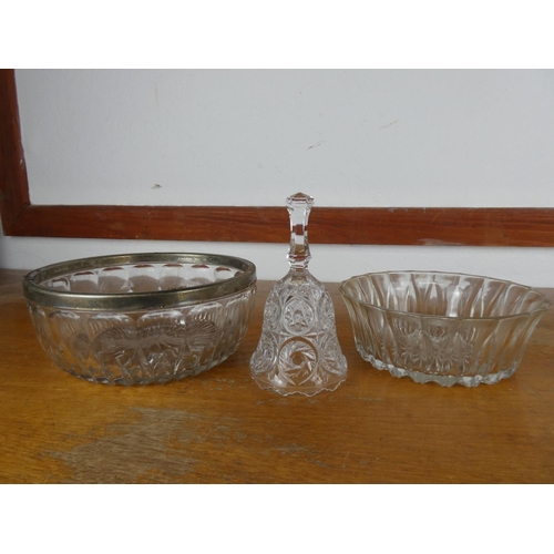 59 - A vintage fruit bowl with silver plated trim and a glass bell.