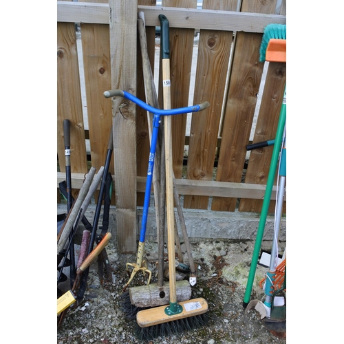 150 - An assortment of garden tools.
