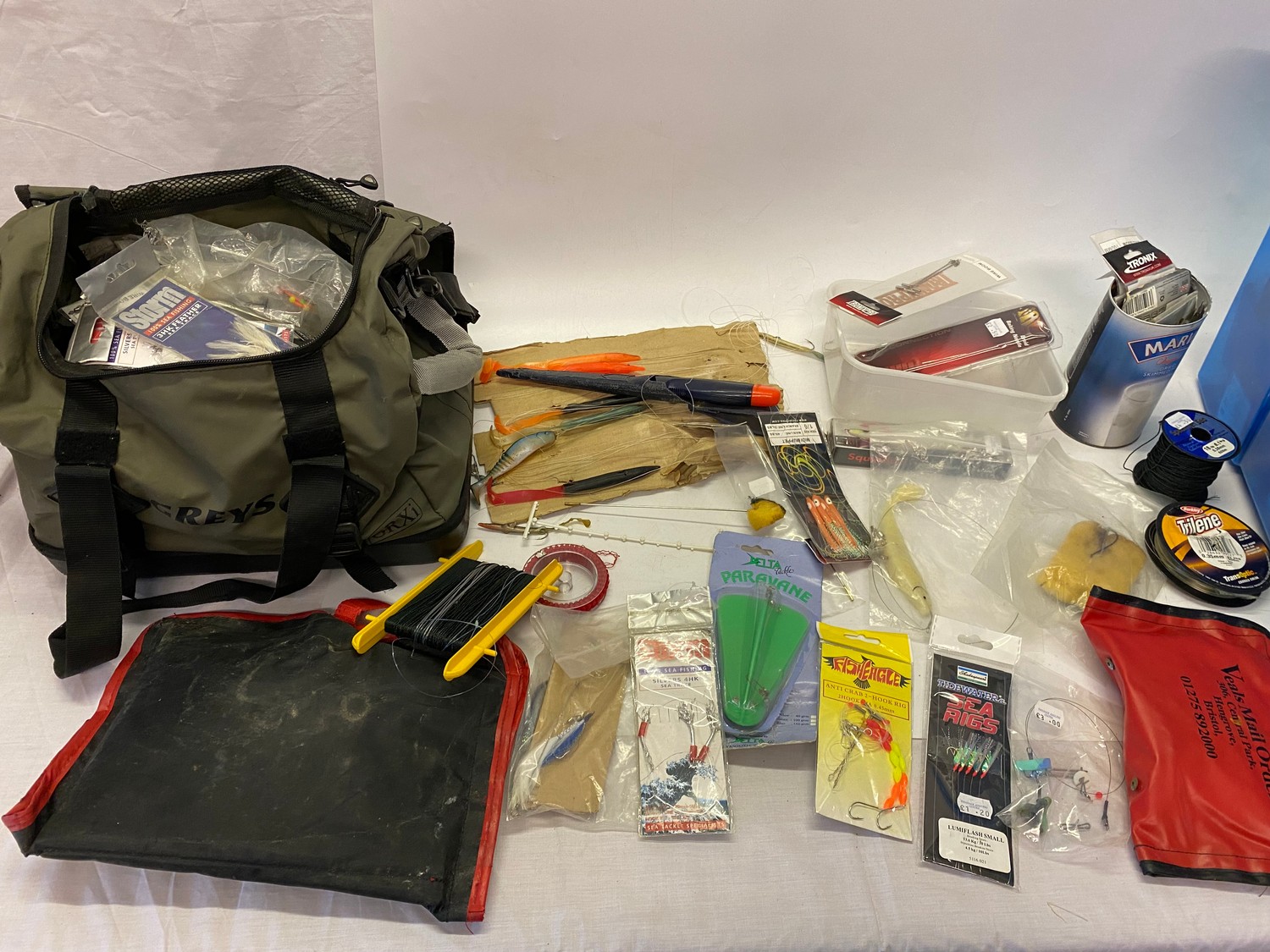 A quantity of fishing tackle