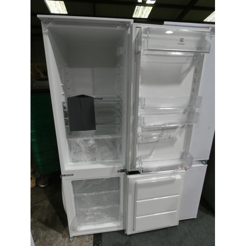 An Electrolux 70 30 Integrated Fridge Freezer Enn2801eov