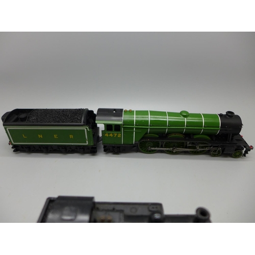619 - A Hornby 00 gauge Flying Scotsman and tender and one other locomotive