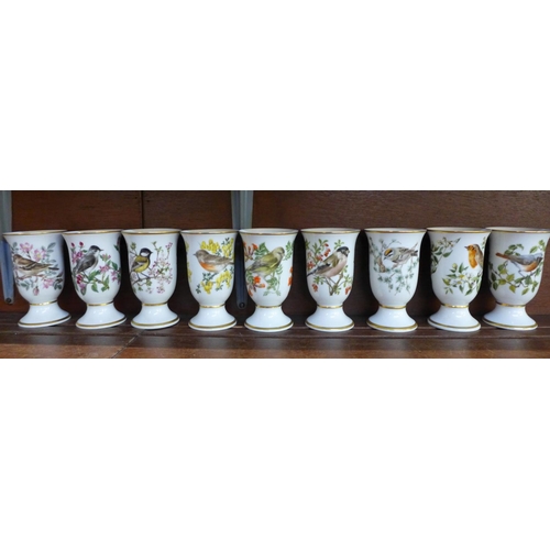 642 - A set of nine Franklin Porcelaine 'Song Birds' Oiseaux Chanteurs de L'Europe goblets