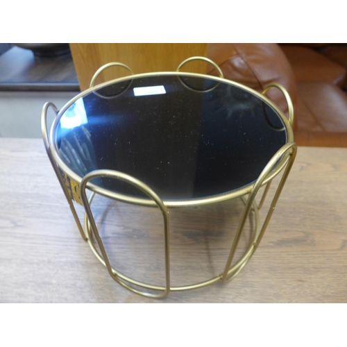 1305 - A black and gold display stand, H 20cms (TJB004508)   #