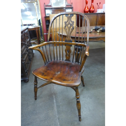 23 - A 19th Century elm and beech Windsor chair