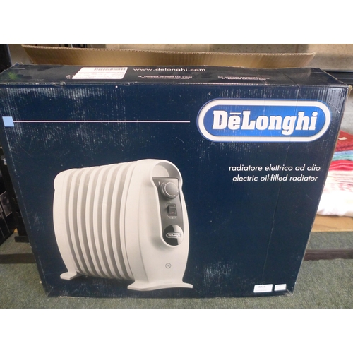 3016 - Delonghi Oil Filled Small Radiator  (250A -184)  * This lot is subject to vat