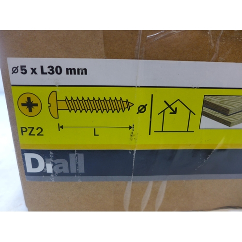 2007 - Box of 4000 unused, boxed Diall 5 x 30mm wood screws