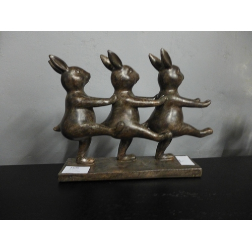 1336 - A hokey cokey rabbit sculpture, H 18cms (2949113)   #