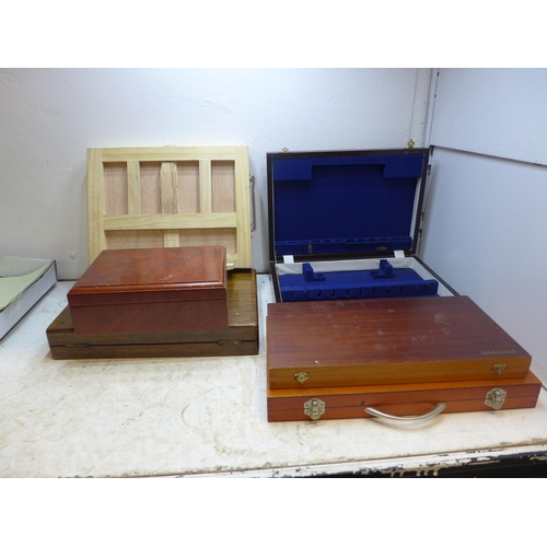 2003 - 5 tooling boxes and an easel box