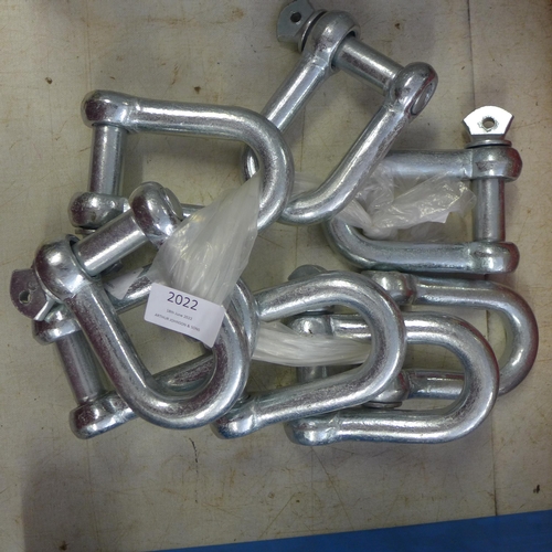 2022 - 15 x 60mm shackles * this lot is subject to VAT