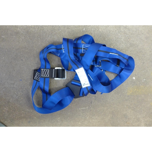 2034 - Unused Honeywell full safety harness and fall arrest system
