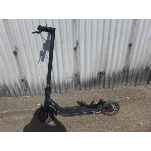 2052 - Life 250w electric scooter works, approx 6 weeks old, broken rear mudguard, c/w charger - W - RRP £4... 