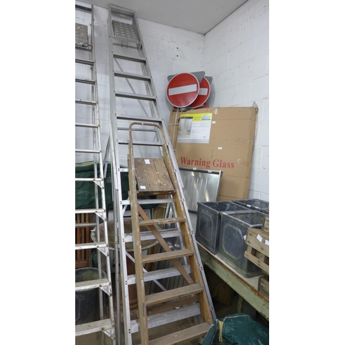 2055 - 11 step aluminium ladder and a 5 step wooden ladder