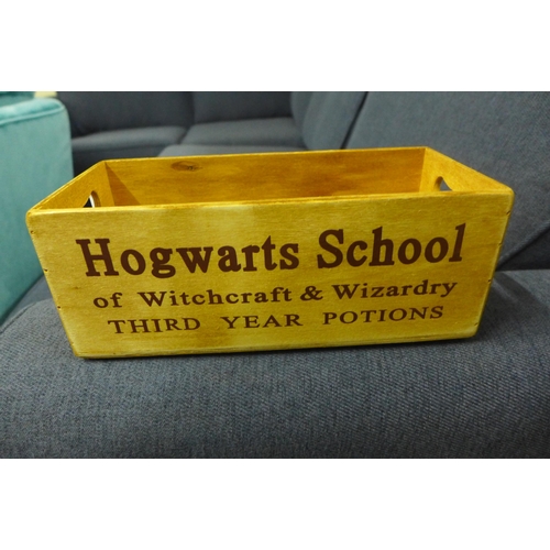 1387 - A vintage style Harry Potter Hogwarts School wooden box, H 28cm x W 12cms (FC2203)   #