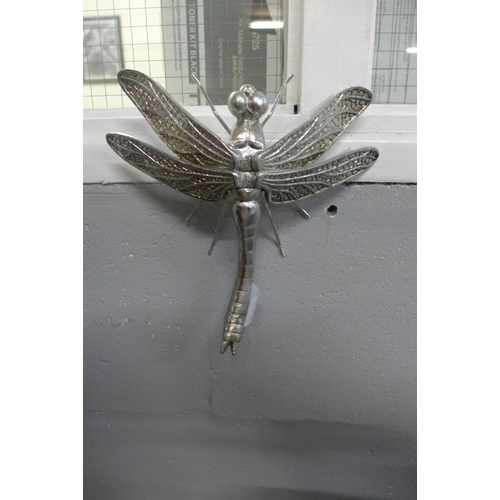 1348 - An ornamental dragon fly  (7DG50007)   *
