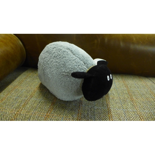 1355 - A Shirley the sheep door stop H 25cm (592696710)