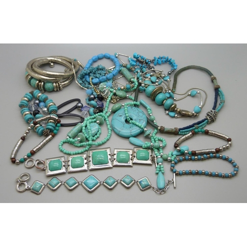 644 - Turquoise jewellery