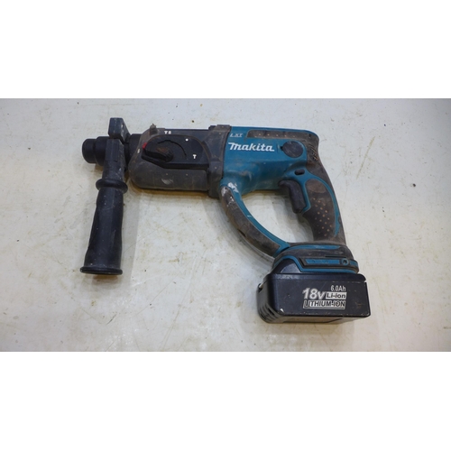 2036 - Makita DHR202 SDS hammer drill - W with battery (no charger)