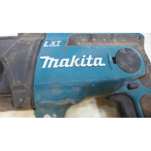 2037 - Makita DHR202 SDS hammer drill - W with battery (no charger)