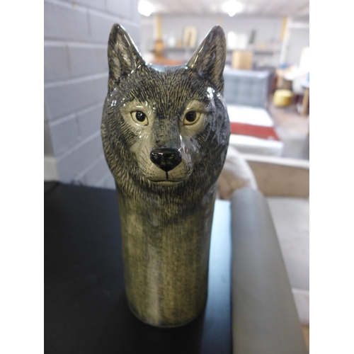 1303 - A wolf ceramic vase, H 28cms (949K24)   #