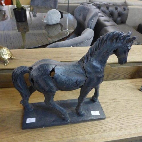 1314 - A large Tamir antique effect horse statue H 41cm (925387149)