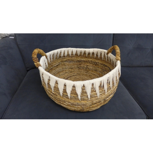 1318 - A natural seagrass storage basket, H 26cms (KP00924)   #