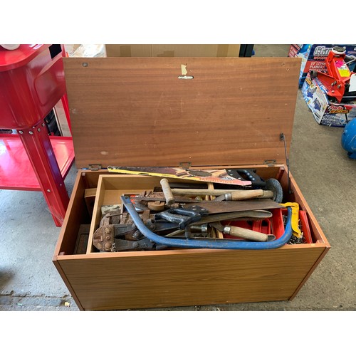 2059 - Large wooden chest of hand tools - approx. 100 in total, including tripod worklight