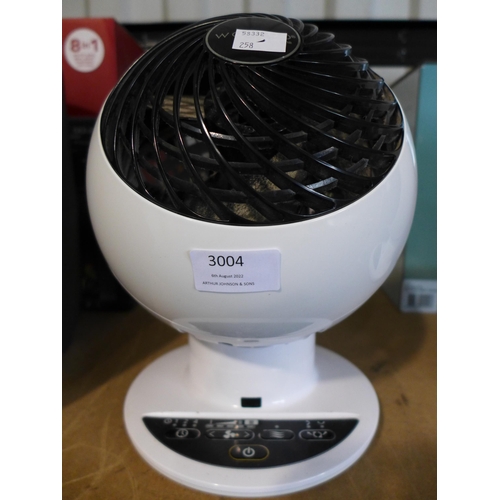 3004 - Iris Woozoo Desk Fan, (258-25)   * This lot is subject to vat