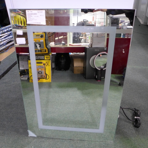 3040a - LED Bathroom Mirror with Speakers, RRP £128.99 + VAT, (258-40)   * This lot is subject to vat