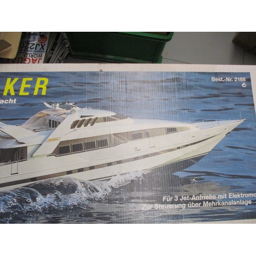 rc yacht moonraker