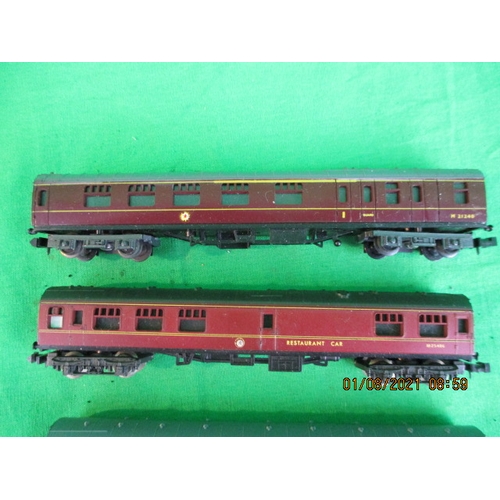 Collection of model railway N gauge carriages