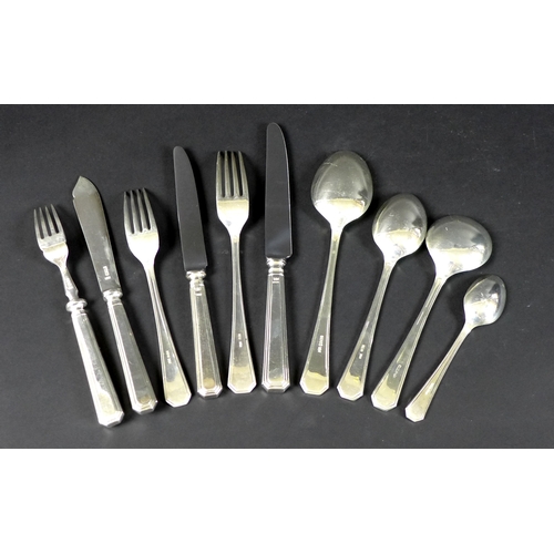 79 - A fine Elizabeth II silver canteen of cutlery by  Mappin & Webb in Harley pattern, comprising starte... 