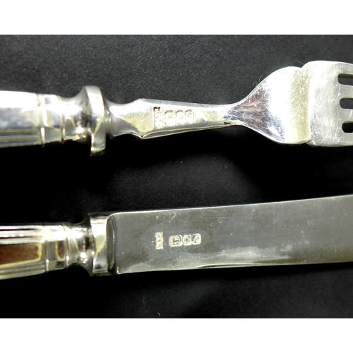 79 - A fine Elizabeth II silver canteen of cutlery by  Mappin & Webb in Harley pattern, comprising starte... 