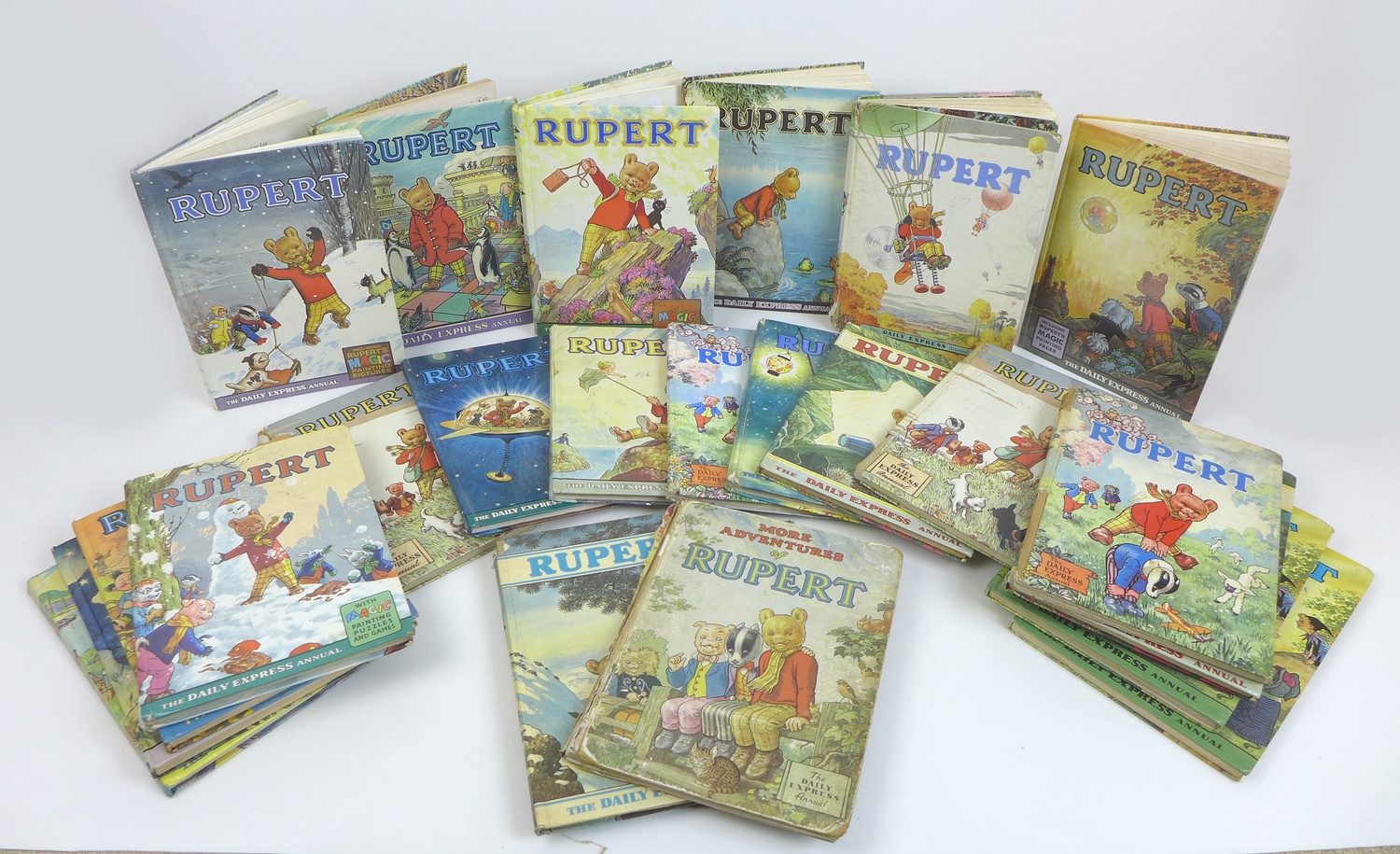 A collection of Rupert the Bear annuals - Auktionen & Preisarchiv