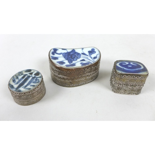 23 - Five trinket boxes with lids inlaid with pieces of Chinese ceramic, including a rectangular form box... 