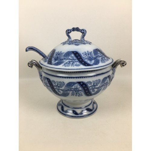 17 - A Copeland late Spode part dinner service, mid 19th century, transfer printed in blue and white, inc... 