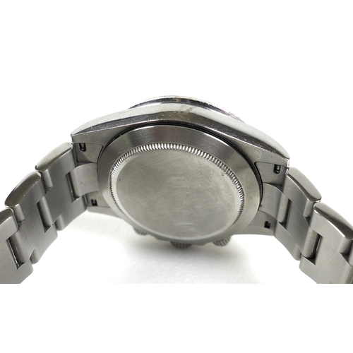 156 - A Rolex Oyster Perpetual Daytona Cosmograph stainless steel cased gentleman's wristwatch, Superlativ... 