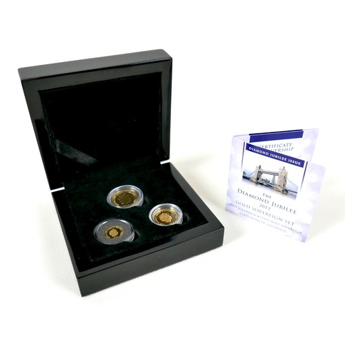 75 - A Diamond Jubilee Sovereign set by the London Mint Office, comprising a 2012 sovereign, a 2012 half ... 