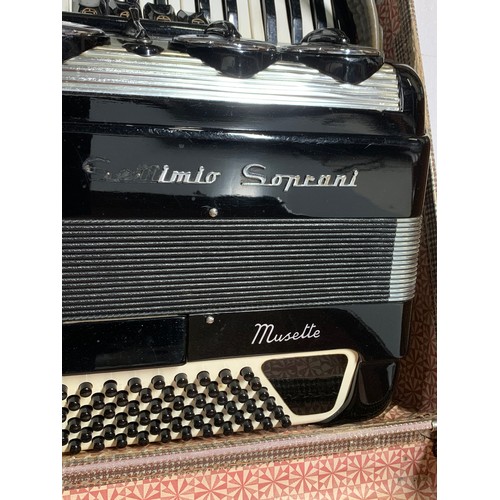 40 - Vintage Settimio Sopprani Cardinal Accordion and case. In excellent working condition.