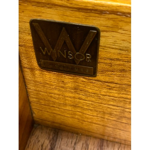 55 - Solid oak 7 drawer tallboy by Windsor furniture. Makers badge shown in next picture.
119cm x 48cm x ... 