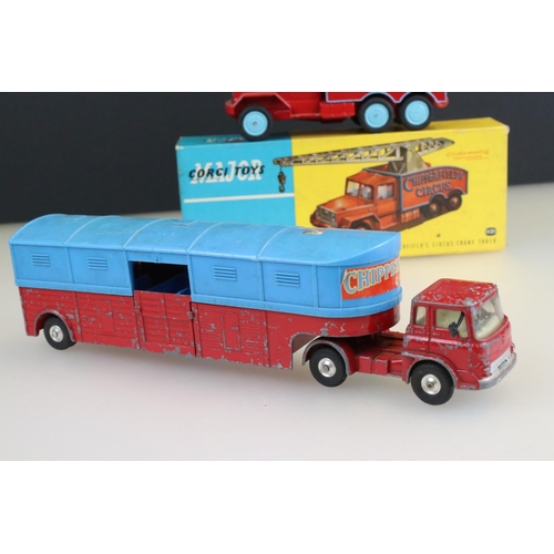 1410 - Boxed Corgi Major 1121 Chipperfield's Circus Crane Truck diecast model (paint chips, gd overall) plu... 