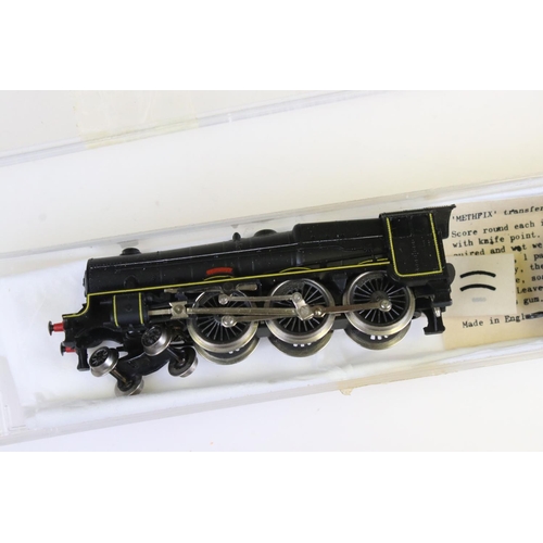 86 - Five N gauge locomotives to include 2 x Grafar (2-6-2 GWR in green & 4-6-0 GWR with tender), and 3 x... 