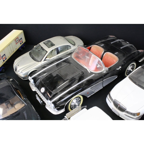 1140 - Collection of diecast & plastic models to include Sun Star 1/18 Lincoln Town Car Stretch Limousine 1... 