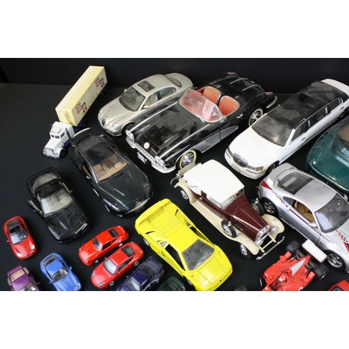 1140 - Collection of diecast & plastic models to include Sun Star 1/18 Lincoln Town Car Stretch Limousine 1... 