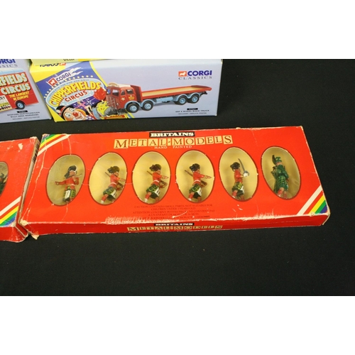 1142 - Three boxed Corgi Chipperfield Circus diecast models to include 97957, 97092 & 96905 plus a boxed Va... 