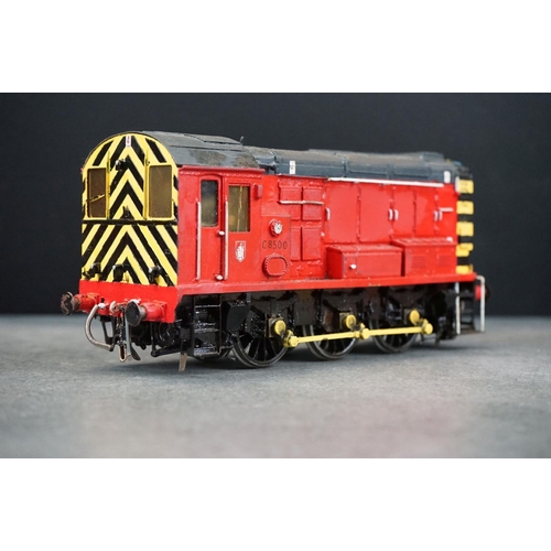 7 - Two Kit built O gauge to include Gmeinder & Co BR D2852 in green and 08500 Diesel in red, plastic & ... 