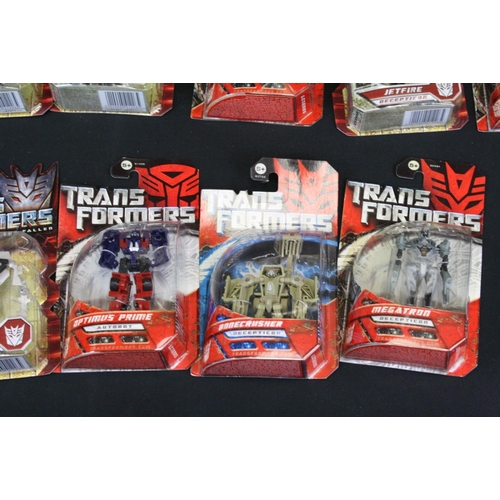 448 - Transformers - 25 Carded Hasbro figures to include 5 x Universe, 6 x Revenge of the Fallen, 4 x Seri... 