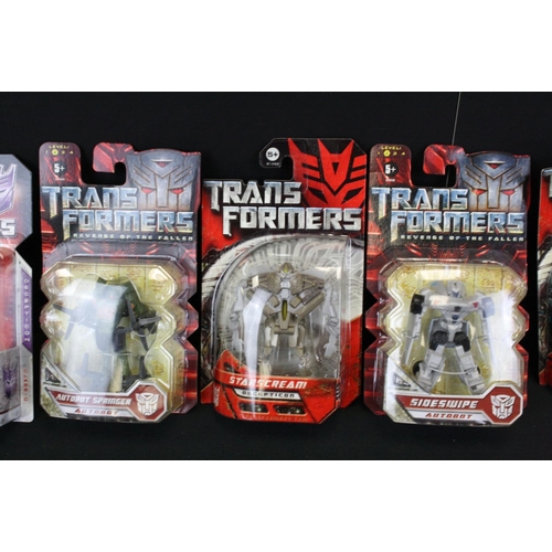 448 - Transformers - 25 Carded Hasbro figures to include 5 x Universe, 6 x Revenge of the Fallen, 4 x Seri... 